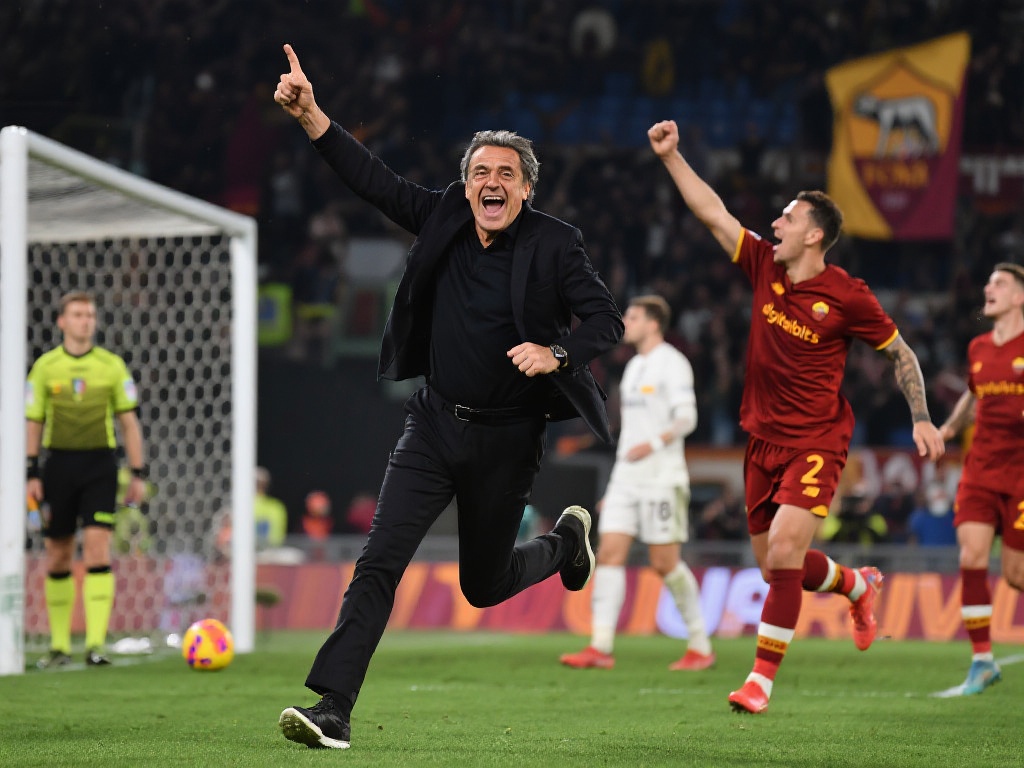 绝美风采，令人心动！贝林厄姆女友社媒再发度假靓照